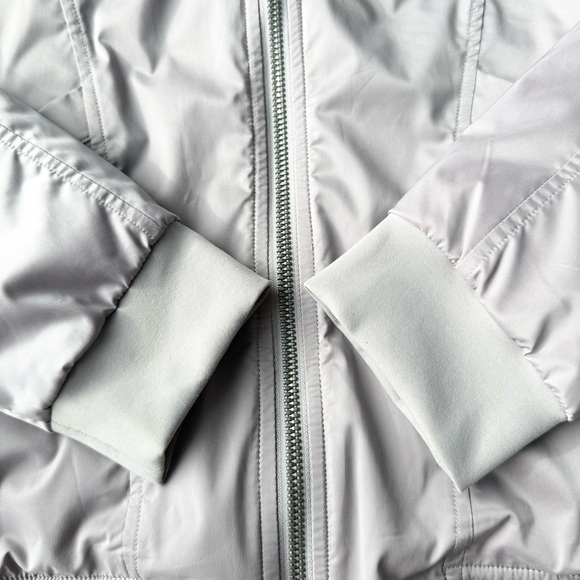 Lululemon Trace Back Bomber in Dark Chrome - Picture 12 of 16